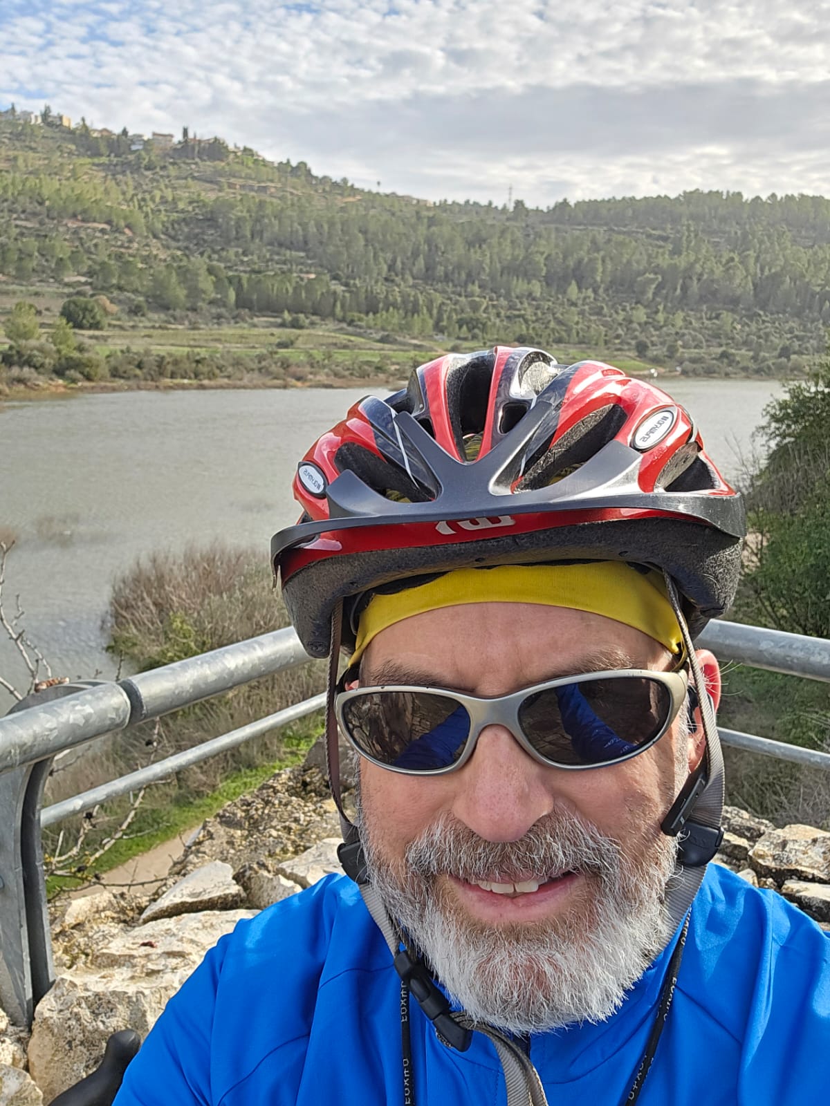  Tzvi Goldberg